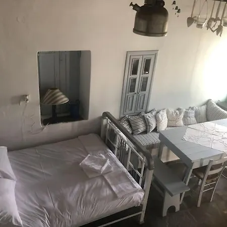 Tavlado Cycladic House Holiday home *